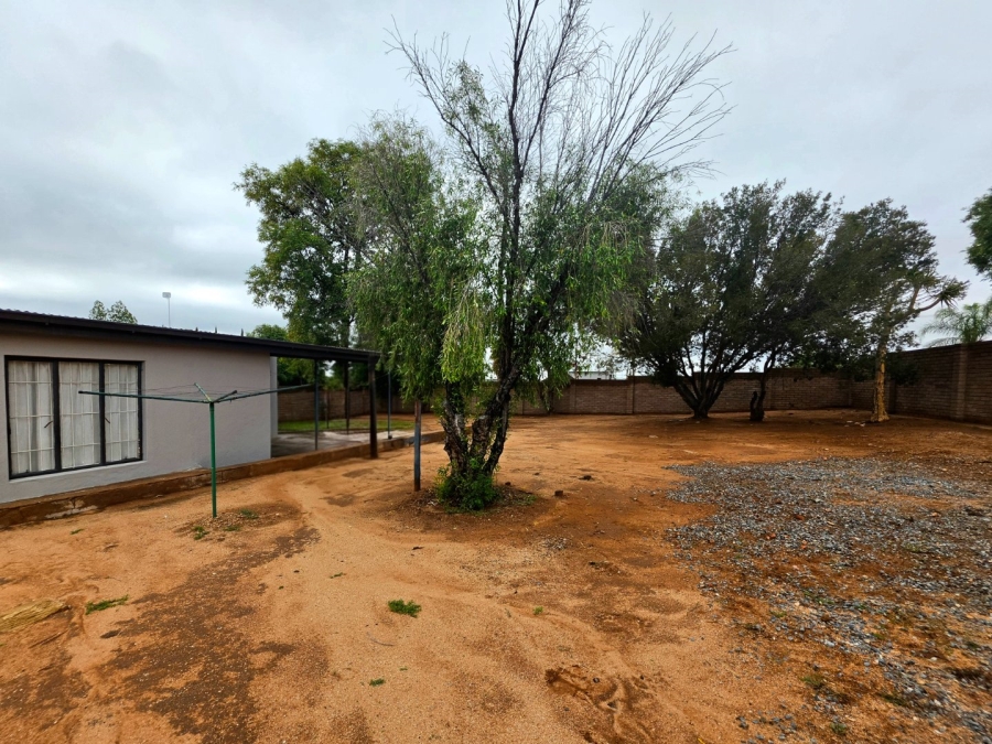 4 Bedroom Property for Sale in Kakamas Northern Cape